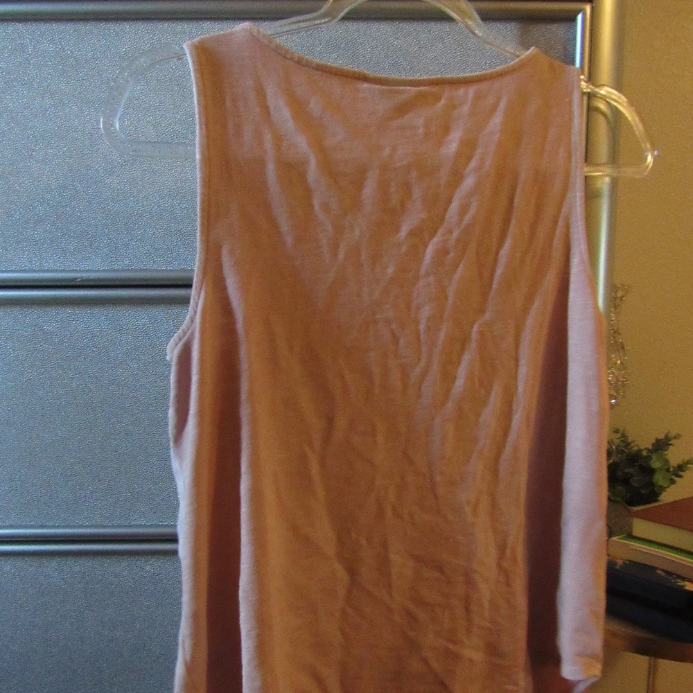 Button down tank